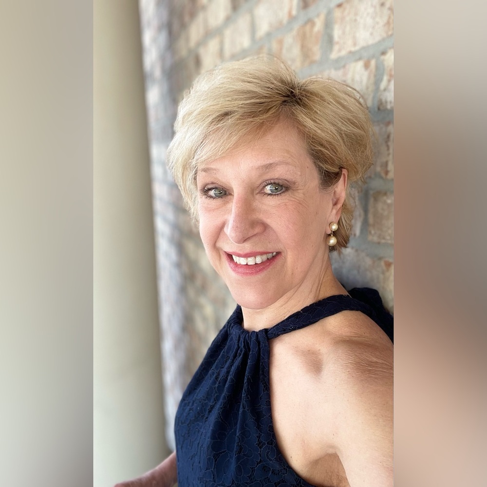 Meet your Posher, Sharon